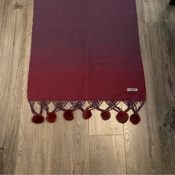 Renoma‎ Paris Merino Wool Scarf with fur pom poms - Picture 8 of 9